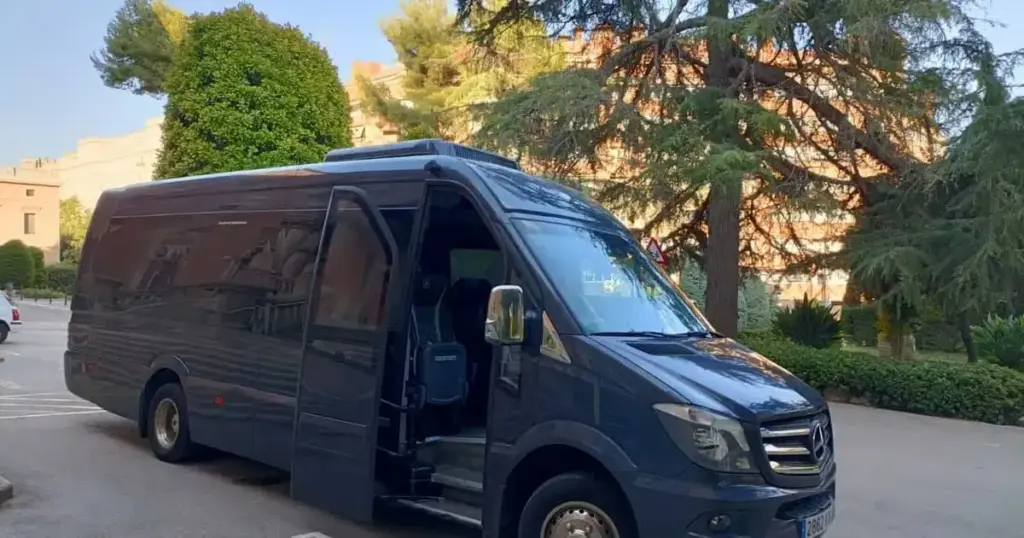Mejor empresa de alquiler de minibús con conductor