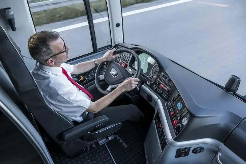 Ventajas de alquilar autobús con conductor