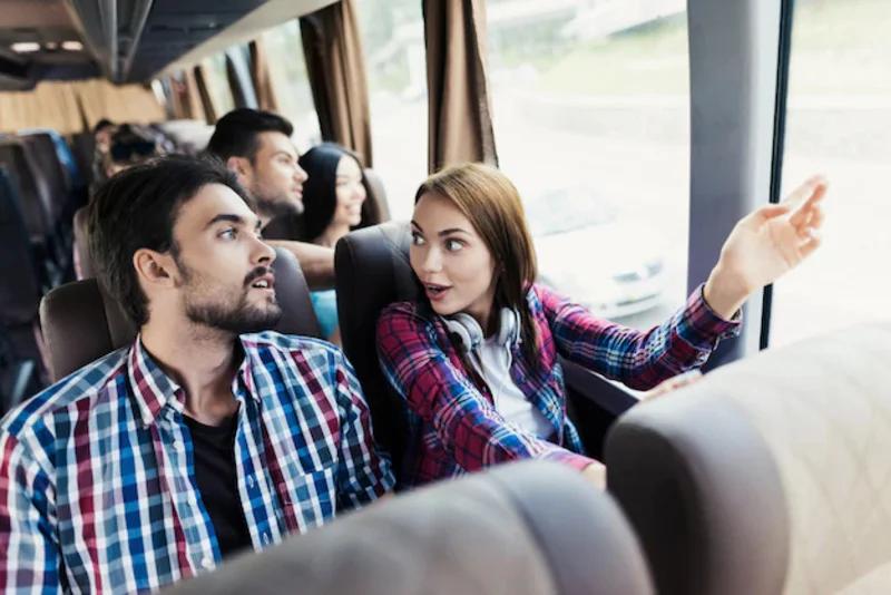 Es seguro ir de pie en autobús por autopista