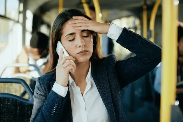 Cómo no marearse en el bus