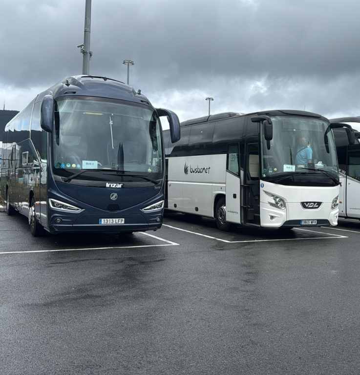 flota de autobuses para excursiones en madrid