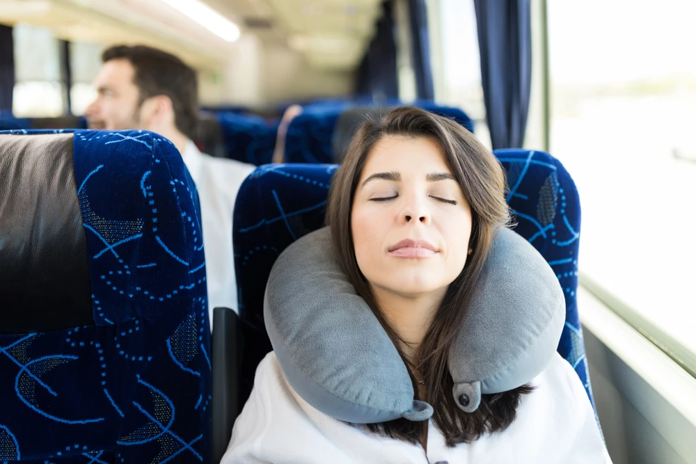 Técnicas para dormir mejor en un autobús