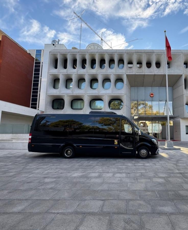 alquiler autobus transfer aeropuerto