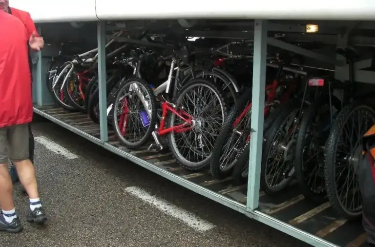 Cómo llevar una bicicleta en un bus