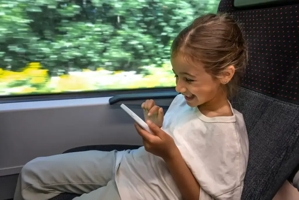 A qué edad puede viajar solo un menor en autobús