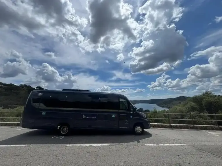 Cuánto cuesta alquilar un autobús de 30 plazas