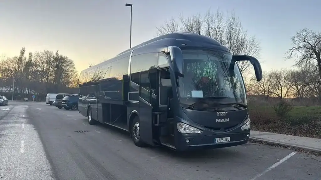 Distribución de asientos en un autobús