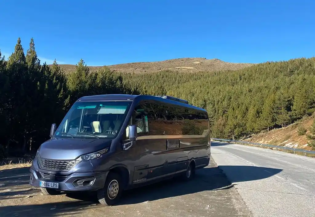 Cuánto cuesta alquilar un autobús de 24 plazas