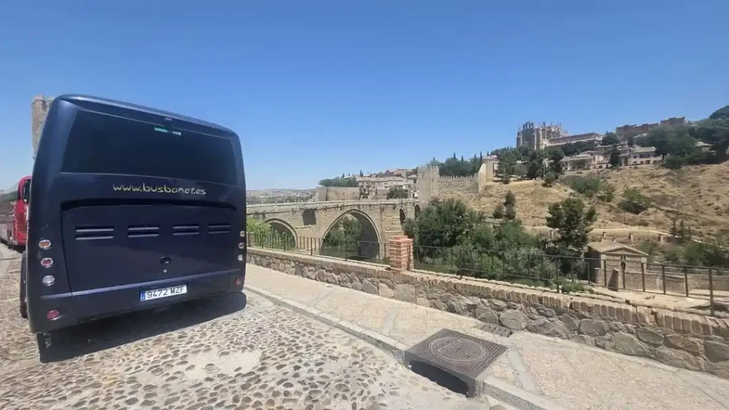 Alquilar un autocar con conductor para excursiones